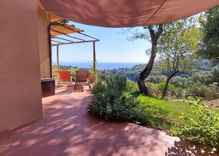 La Mandorla Salata Nyaraló